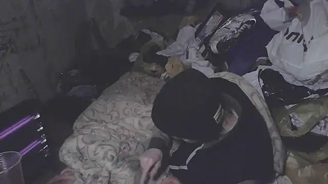 Snapshot of makarov1993 chatting on 02-15-26, 01:10 makarov1993 online show from 02-15-26, 01:10