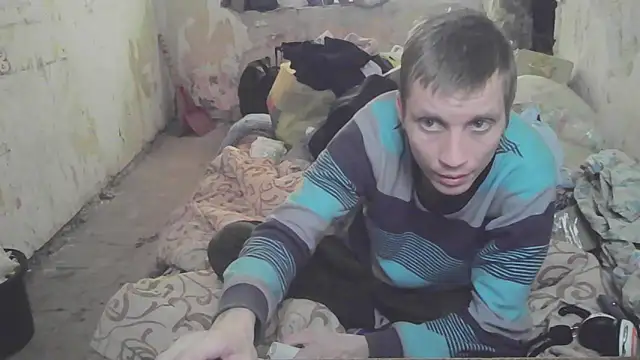 Snapshot of makarov1993 chatting on 10-25-25, 12:17 makarov1993 online show from 10-25-25, 12:17