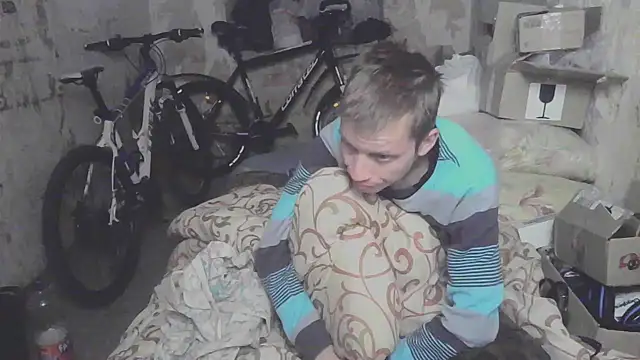 Snapshot of makarov1993 chatting on 10-02-25, 05:27 makarov1993 online show from 10-02-25, 05:27
