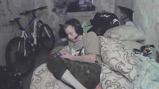 Snapshot of makarov1993 chatting on 09-22-25, 04:29 makarov1993 online show from 09-22-25, 04:29
