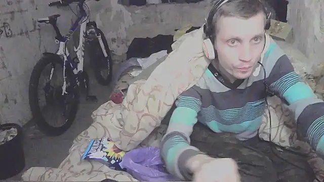 Snapshot of makarov1993 chatting on 10-17-25, 08:21 makarov1993 online show from 10-17-25, 08:21