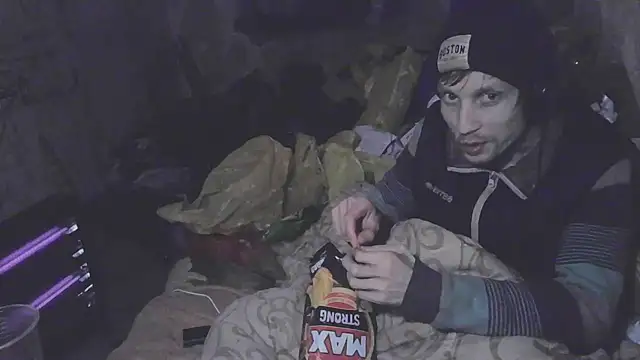 Snapshot of makarov1993 chatting on 02-18-26, 05:27 makarov1993 online show from 02-18-26, 05:27