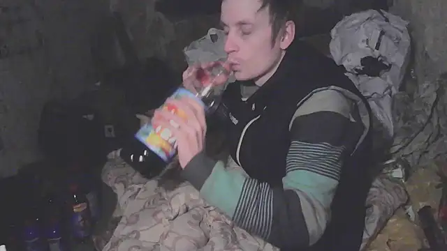 Snapshot of makarov1993 chatting on 12-20-25, 01:36 makarov1993 online show from 12-20-25, 01:36