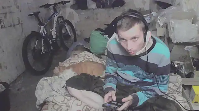 Snapshot of makarov1993 chatting on 10-12-25, 05:58 makarov1993 online show from 10-12-25, 05:58
