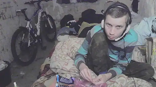 Snapshot of makarov1993 chatting on 10-28-25, 10:31 makarov1993 online show from 10-28-25, 10:31