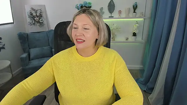 Snapshot of NinaStarle chatting on 10-01-25, 05:45 NinaStarle online show from 10-01-25, 05:45