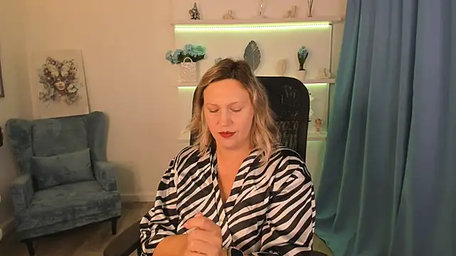 Snapshot of NinaStarle chatting on 09-20-25, 05:12 NinaStarle online show from 09-20-25, 05:12