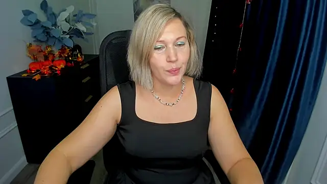 Snapshot of NinaStarle chatting on 10-22-25, 04:56 NinaStarle online show from 10-22-25, 04:56