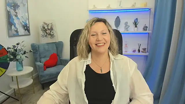 Snapshot of NinaStarle chatting on 04-19-26, 11:33 NinaStarle online show from 04-19-26, 11:33