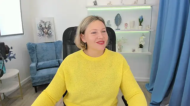 Snapshot of NinaStarle chatting on 10-08-25, 04:36 NinaStarle online show from 10-08-25, 04:36