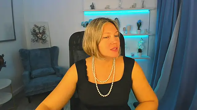 Snapshot of NinaStarle chatting on 10-05-25, 04:47 NinaStarle online show from 10-05-25, 04:47