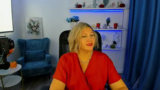 Snapshot of NinaStarle chatting on 10-19-25, 04:37 NinaStarle online show from 10-19-25, 04:37