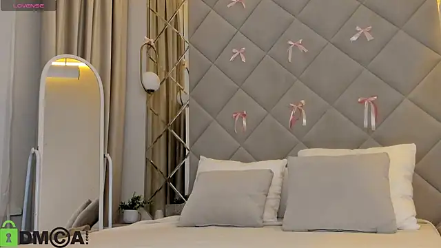 Chloee White online show from 04-13-26, 09:24