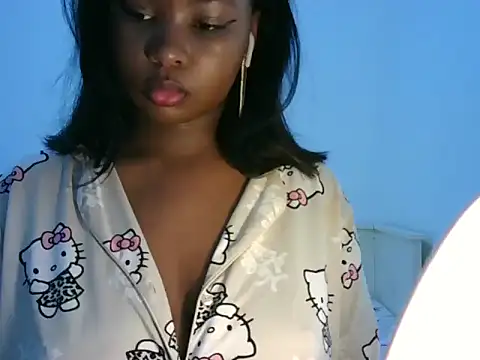 Snapshot of zoe215 chatting on 06-12-26, 11:52 zoe215 online show from 06-12-26, 11:52