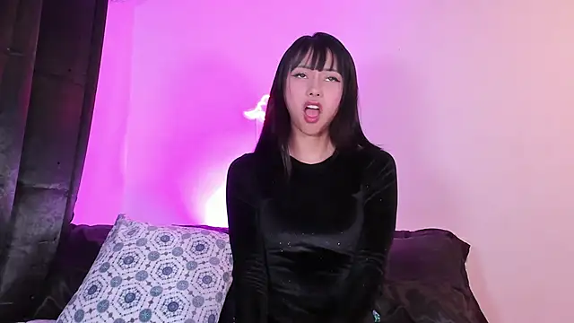 Snapshot of Londonttipton chatting on 10-09-25, 11:16 Londonttipton online show from 10-09-25, 11:16