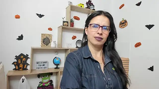 katherine blair online show from 10-24-25, 01:10