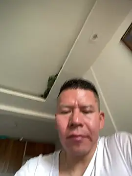 Snapshot of Manu0586 chatting on 07-01-26, 01:11 Manu0586 online show from 07-01-26, 01:11