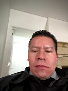 Snapshot of Manu0586 chatting on 01-12-26, 01:18 Manu0586 online show from 01-12-26, 01:18