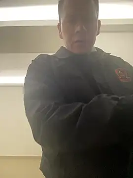 Snapshot of Manu0586 chatting on 02-19-26, 01:35 Manu0586 online show from 02-19-26, 01:35