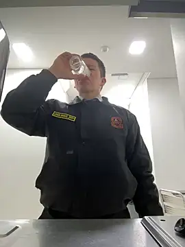 Snapshot of Manu0586 chatting on 01-14-26, 08:07 Manu0586 online show from 01-14-26, 08:07