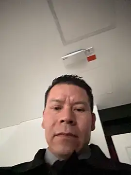 Snapshot of Manu0586 chatting on 11-24-25, 11:32 Manu0586 online show from 11-24-25, 11:32