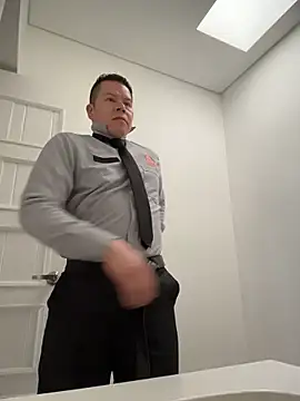 Snapshot of Manu0586 chatting on 11-13-25, 11:14 Manu0586 online show from 11-13-25, 11:14