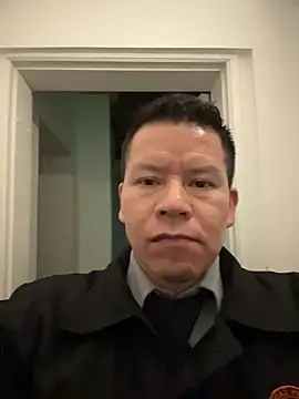 Snapshot of Manu0586 chatting on 11-21-25, 12:31 Manu0586 online show from 11-21-25, 12:31