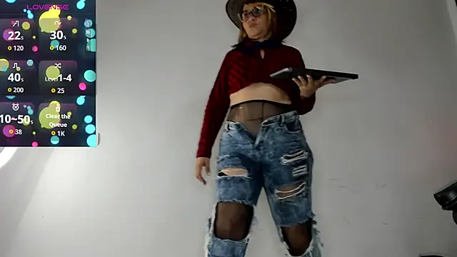 Snapshot of Cailinmilf chatting on 10-03-25, 01:09 Cailinmilf online show from 10-03-25, 01:09