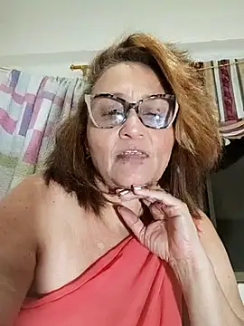 Snapshot of Cailinmilf chatting on 09-23-25, 12:17 Cailinmilf online show from 09-23-25, 12:17