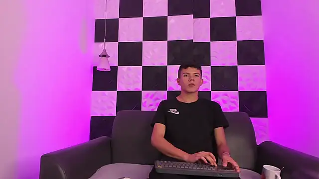 AndyFame1 online show from 10-03-25, 07:37