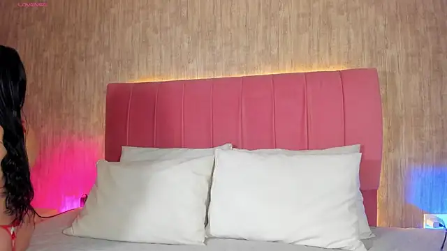 Kendra kobein online show from 11-14-25, 07:50