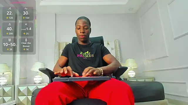 Snapshot of CharlesBrown_ chatting on 09-18-25, 01:47 CharlesBrown online show from 09-18-25, 01:47