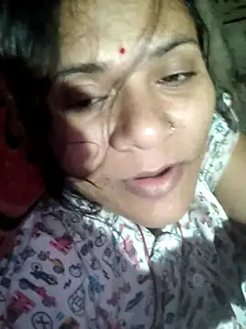 Snapshot of couple_71 chatting on 05-22-26, 06:39 couple 71 online show from 05-22-26, 06:39