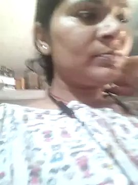 Snapshot of couple_71 chatting on 05-30-26, 05:25 couple 71 online show from 05-30-26, 05:25