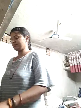 Snapshot of couple_71 chatting on 05-31-26, 03:18 couple 71 online show from 05-31-26, 03:18