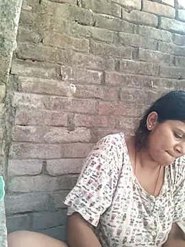 Snapshot of couple_71 chatting on 05-26-26, 08:12 couple 71 online show from 05-26-26, 08:12