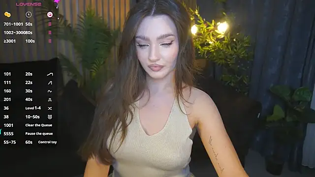 Snapshot of OceanEyessss_ chatting on 10-18-25, 07:38 OceanEyessss online show from 10-18-25, 07:38