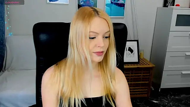 Snapshot of KatherineePierce chatting on 04-19-26, 03:35 KatherineePierce online show from 04-19-26, 03:35