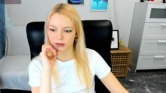 KatherineePierce online show from 04-18-26, 02:19