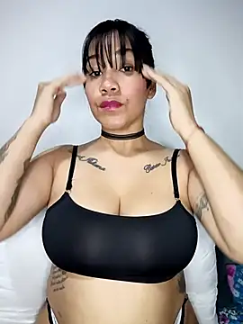 Snapshot of violettaa_millerss chatting on 04-29-26, 12:37 violettaa millerss online show from 04-29-26, 12:37