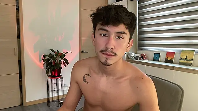 sweettaaron01 online show from 10-23-25, 05:22