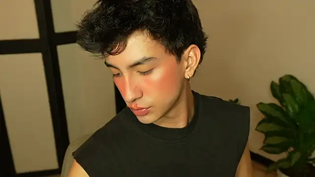 sweettaaron01 online show from 06-12-26, 01:03