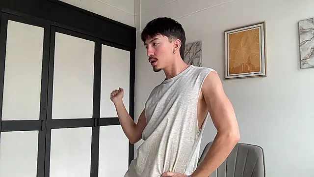 sweettaaron01 online show from 02-16-26, 05:44