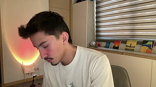 sweettaaron01 online show from 11-18-25, 05:16