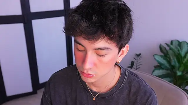 sweettaaron01 online show from 06-24-26, 07:11