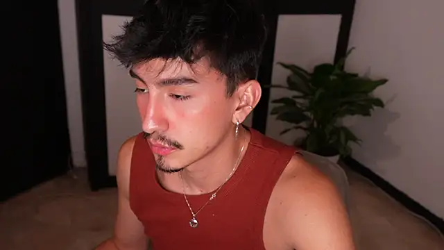 sweettaaron01 online show from 07-24-26, 12:50