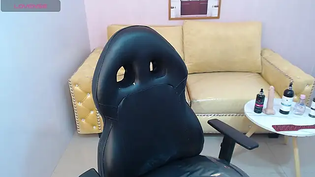 Snapshot of bellatrix_ch chatting on 10-08-25, 04:19 bellatrix ch online show from 10-08-25, 04:19