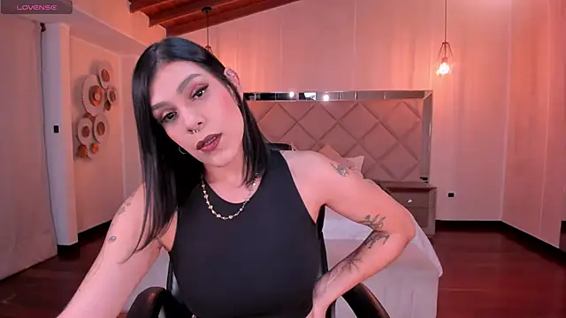SarahYates online show from 09-27-25, 04:18