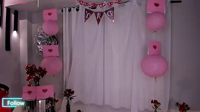 Snapshot of SarahYates chatting on 02-14-26, 04:23 SarahYates online show from 02-14-26, 04:23