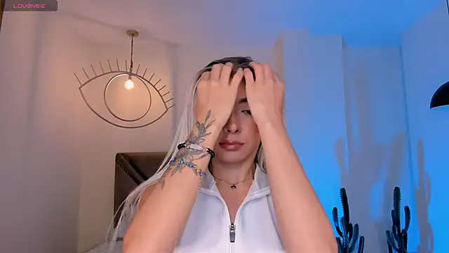 IsabellaMoreau online show from 02-22-26, 05:47